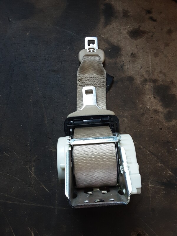 JAGUAR XF CENTRE REAR SEAT BELT 8X23 F600A38 ACSEL