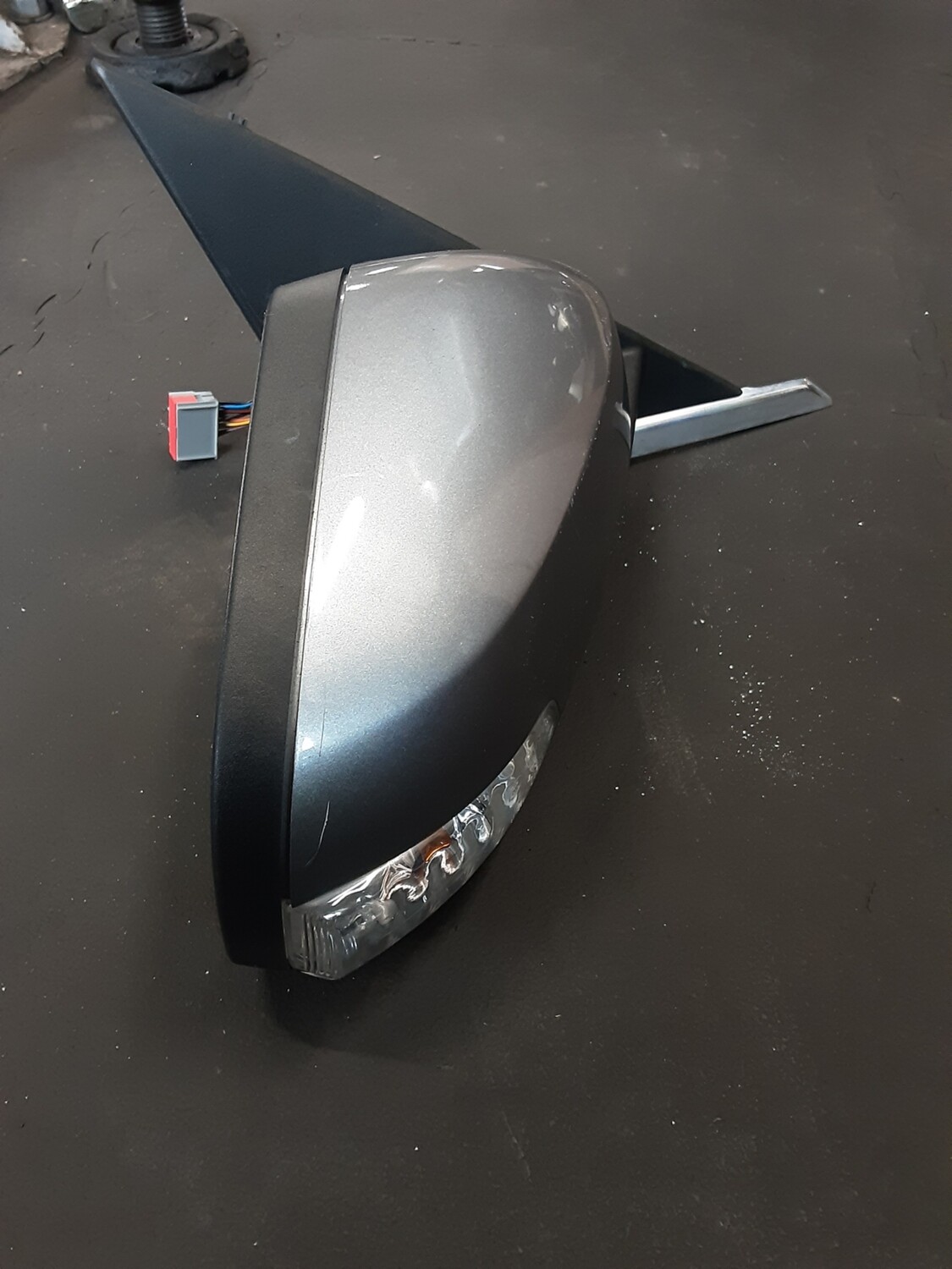 JAGUAR XF RIGHT DRIVERS OS SIDE WING MIRROR NO POWER FOLD 3303050