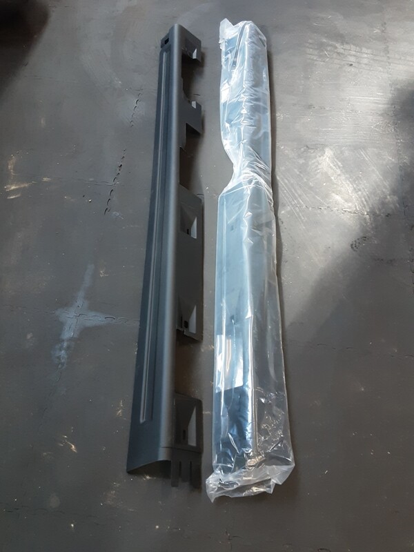 RANGE ROVER SPORT SIDE STEPS SEAL ONLY BOTH SIDES