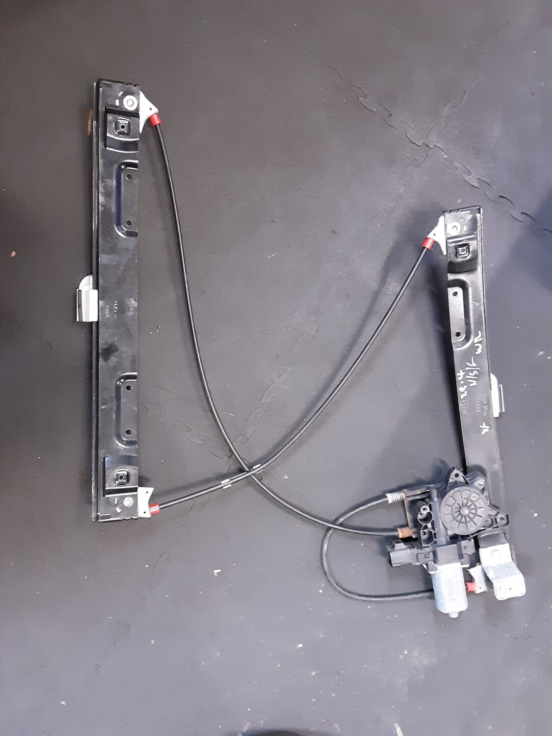 JAGUAR XF NSF PASSENGER FRONT WINDOW REGULATOR 8X23 F23201 AD