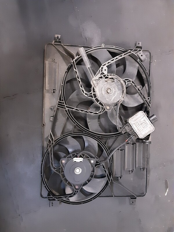 LAND ROVER FREELANDER 2 2.2 DIESEL RADIATOR COOLING FAN 8240515