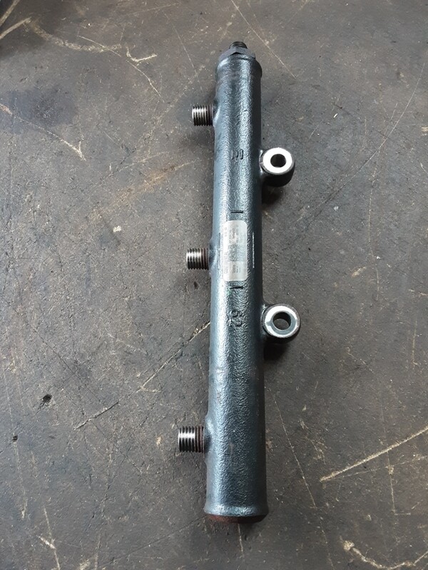 JAGUAR XF 2.7 DIESEL FUEL RAIL 4R8Q 90280 AC