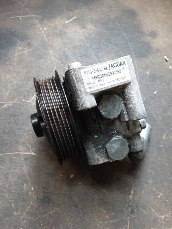 JAGUAR XF 2.7 POWER STEERING PUMP 8X23 3A696 BA