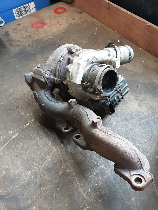 JAGUAR XF 2.7 TDV6 2008 DIESEL TURBOCHARGER AND ACTUATOR 6R8Q 6K692 BD