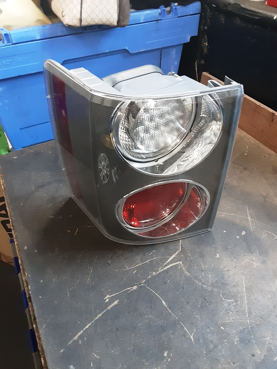 RANGE ROVER L322 REAR PASSENGER SIDE LEFT NSR LIGHT UNIT