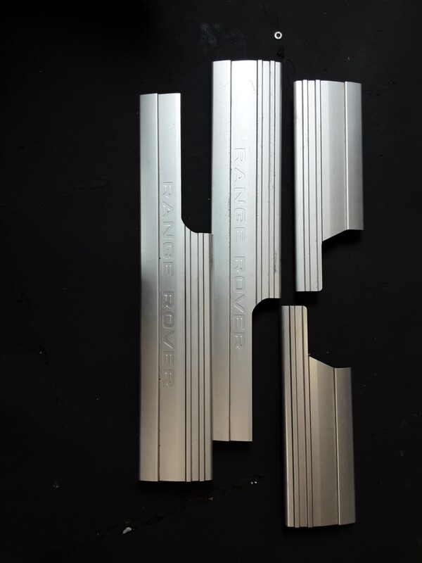 RANGE ROVER L322 DOOR STILL STEP KIT 4 PARTS