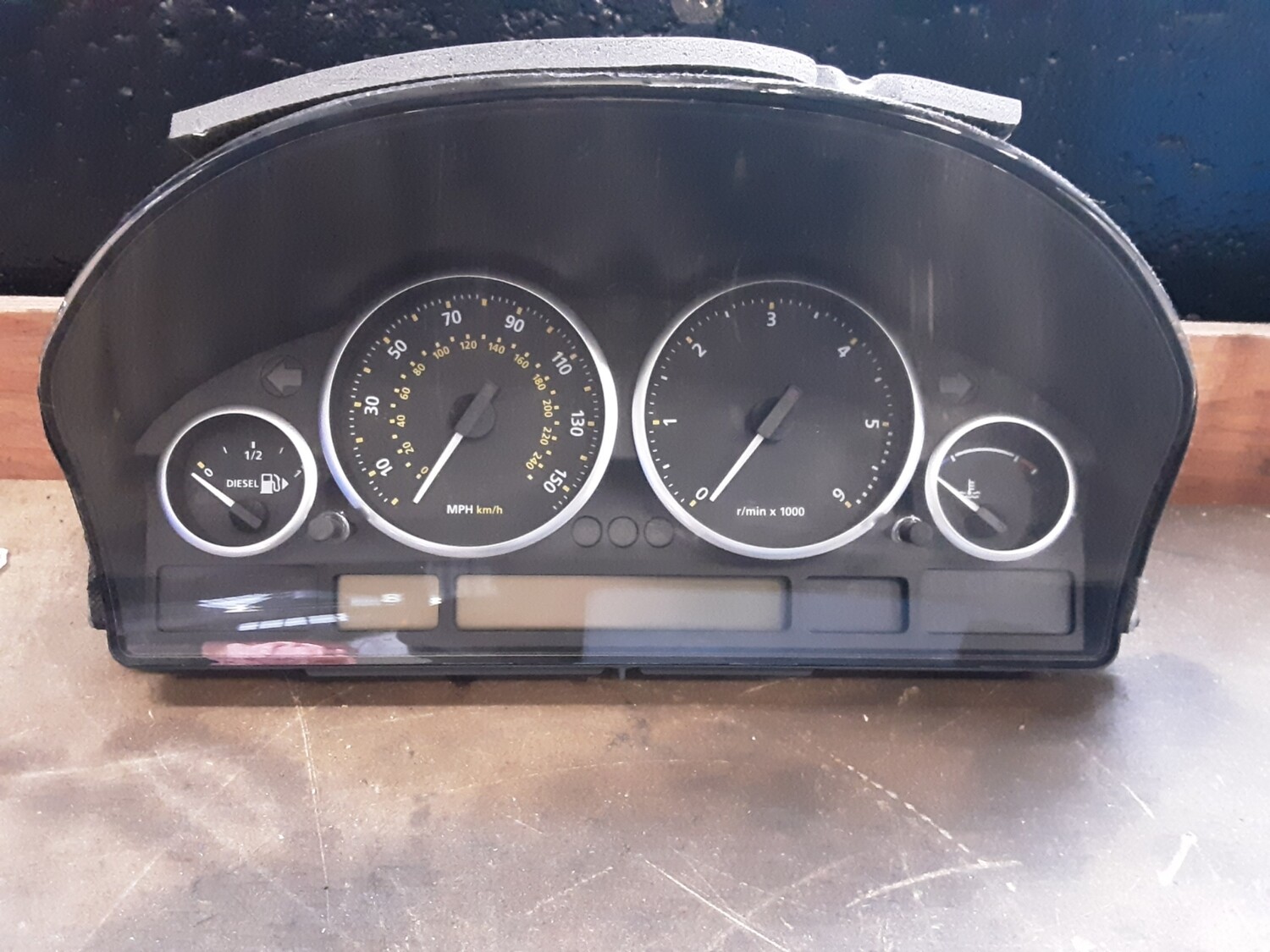RANGE ROVER L322 TDV8 INSTRUMENT CLUSTER SPEEDO YAC502860