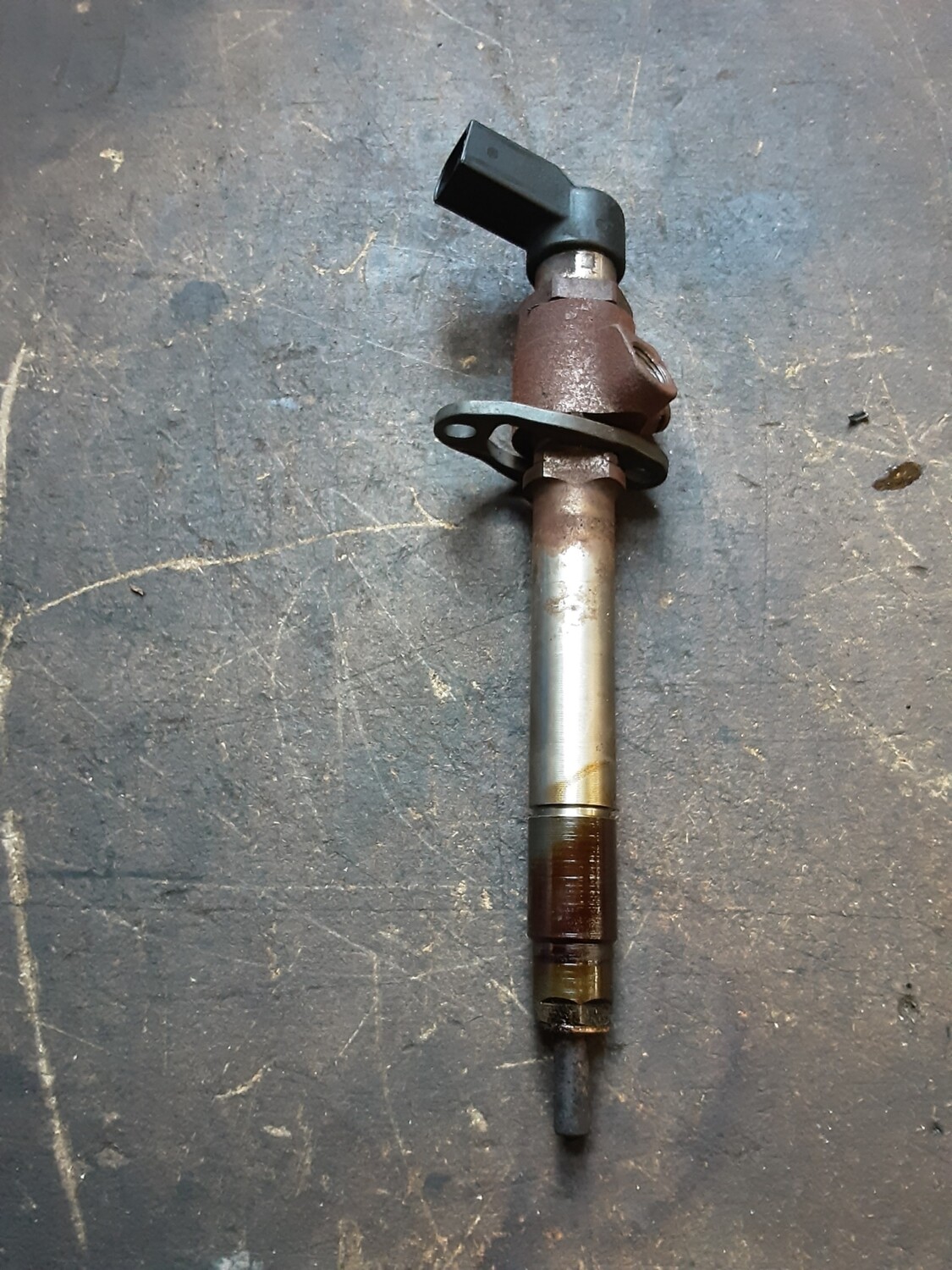 JAGUAR XF 2.7 TDV6 DIESEL FUEL INJECTOR 5U3Q 9K546 AA