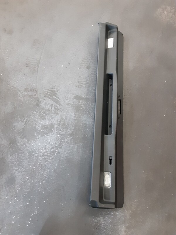 RANGE ROVER L322 TAILGATE BOOT LID TRIM 8264016