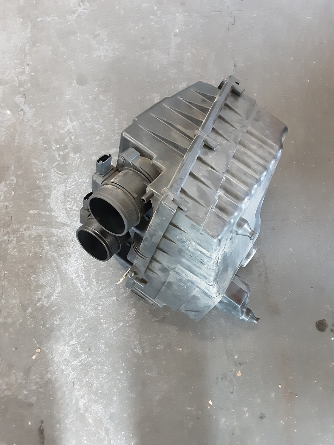 LAND ROVER DISCOVERY 4 3.0 09-16 AIR BOX WITH MASS SENSORS PHB500182
