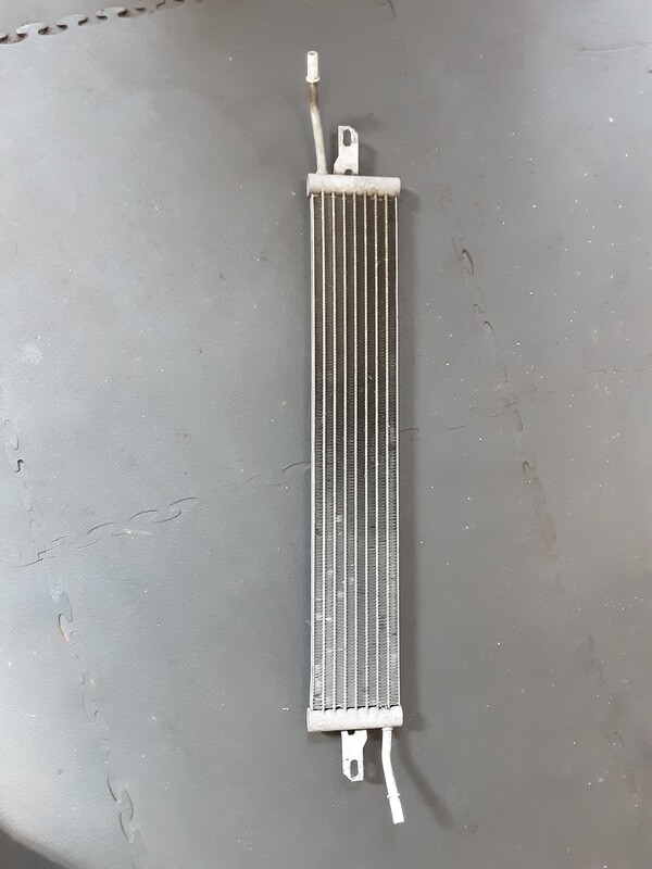 LAND ROVER DISCOVERY 4 3.0 DIESEL OIL COOLER RADIATOR 7H32 9N103 AC