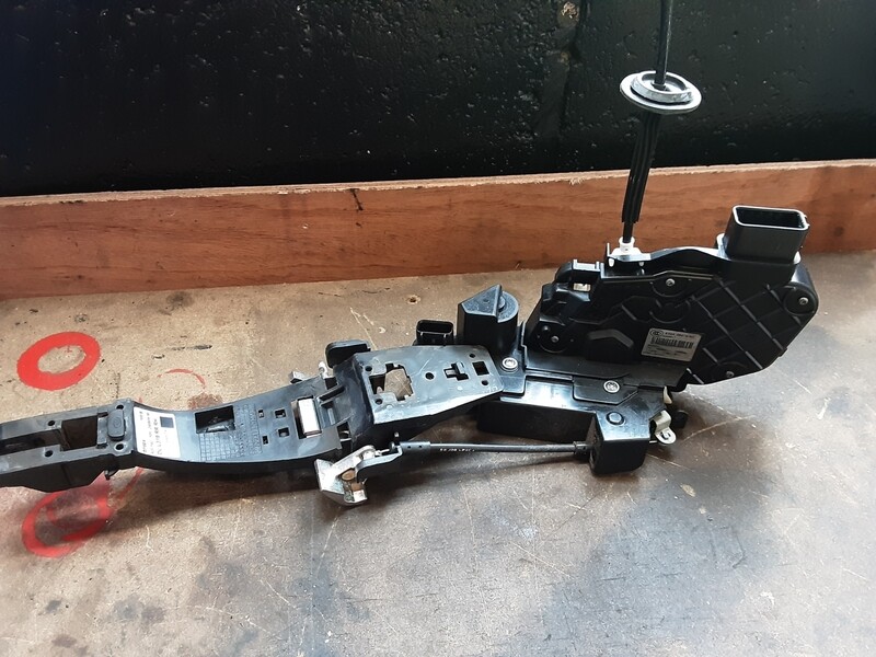RANGE ROVER DISCOVERY 4 OSR DOOR LATCH ACTUATOR 8X2A 26412 AC