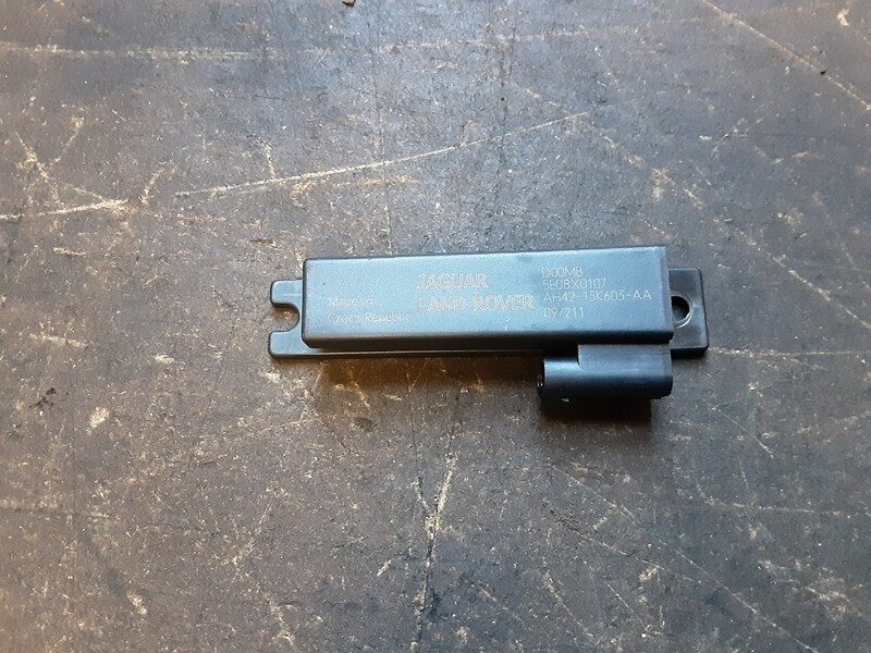 LAND ROVER DISCOVERY 4 3.0 AERIAL AMPLIFIER SOFT ANTENNA AH42 15K603 AA