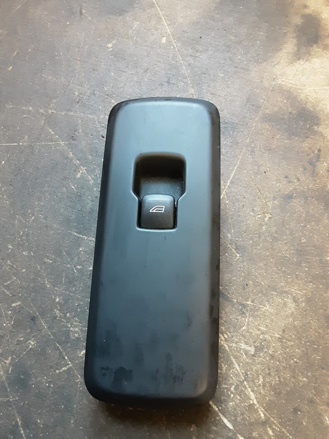 LAND ROVER DISCOVERY 4 3.0 WINDOW SWITCH AND TRIM
