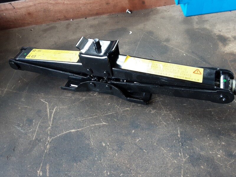 LAND ROVER DISCOVERY 3 RANGE ROVER SPORT SCISSOR JACK KAJ500122