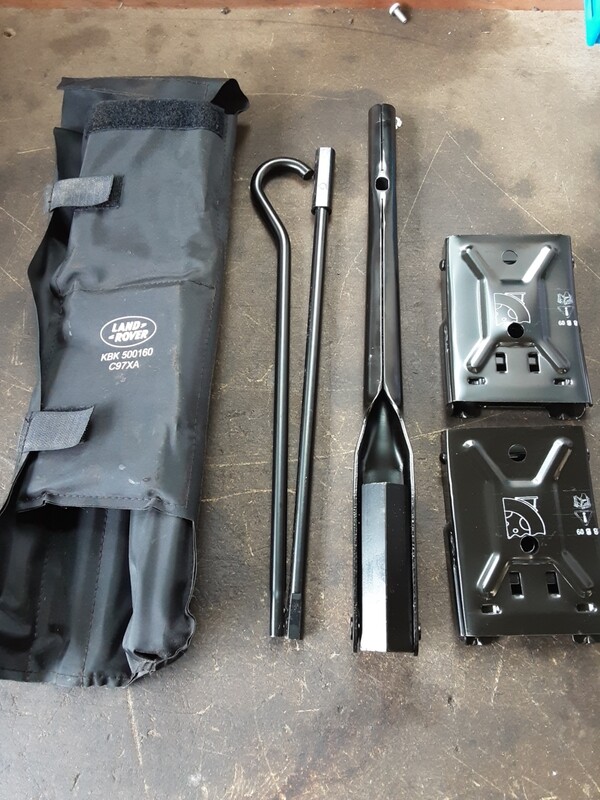 LAND ROVER DISCOVERY TOOL KIT WITH BAG  KBK500160 C97XA