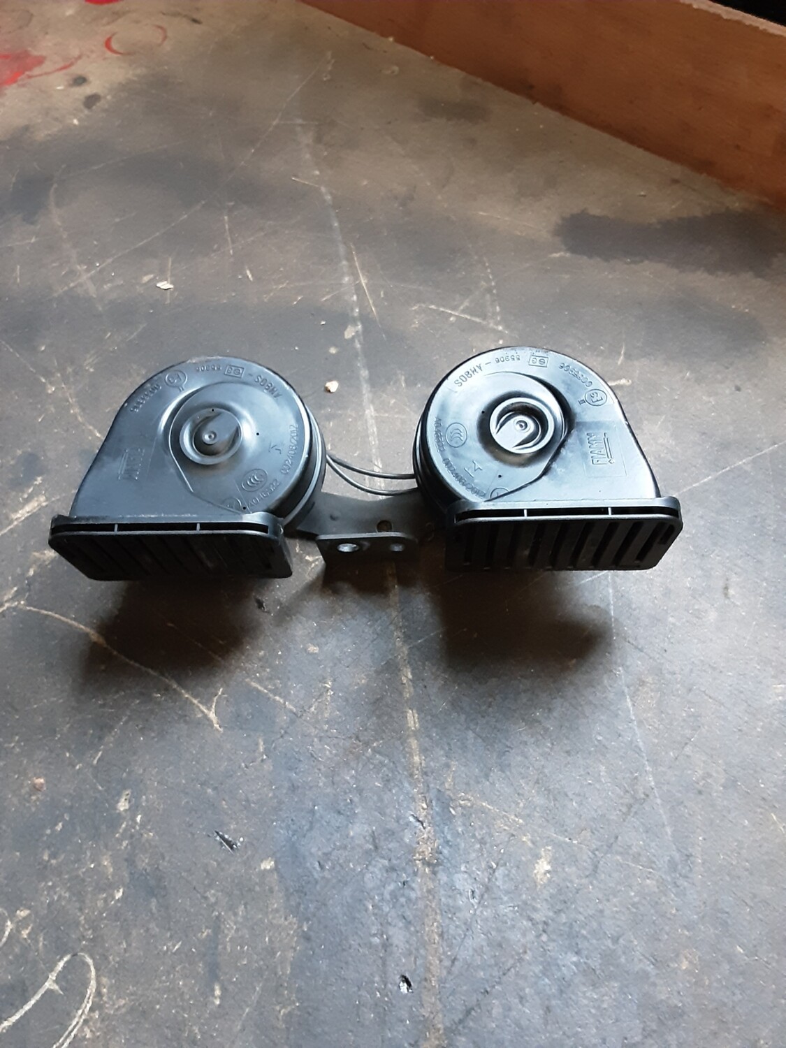 RANGE ROVER L322 PAIR HORNS 0055306