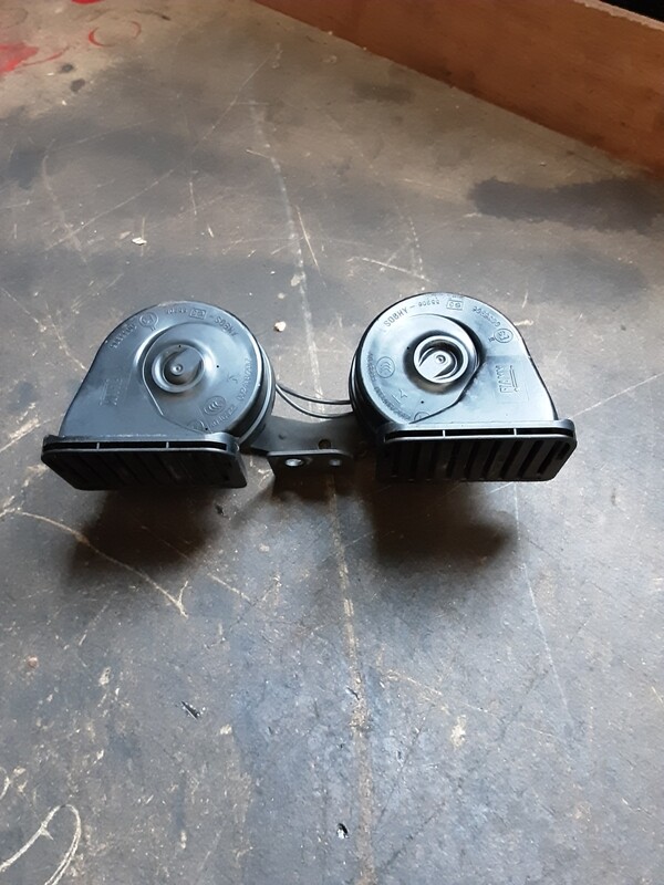 RANGE ROVER L322 PAIR HORNS 0055306