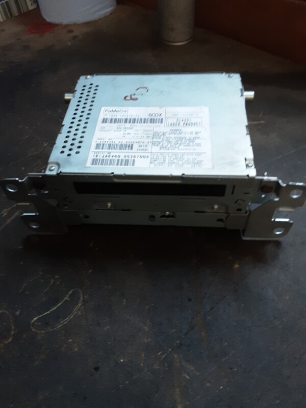 JAGUAR XF STEREO RADIO CD PLAYER HEAD UNIT 7G9N 18C815 TA