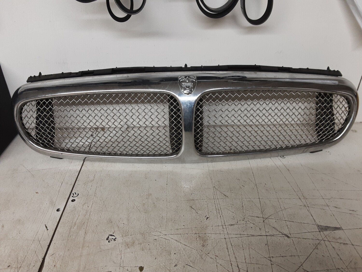 JAGUAR X TYPE SPORT GRILLE CHROME