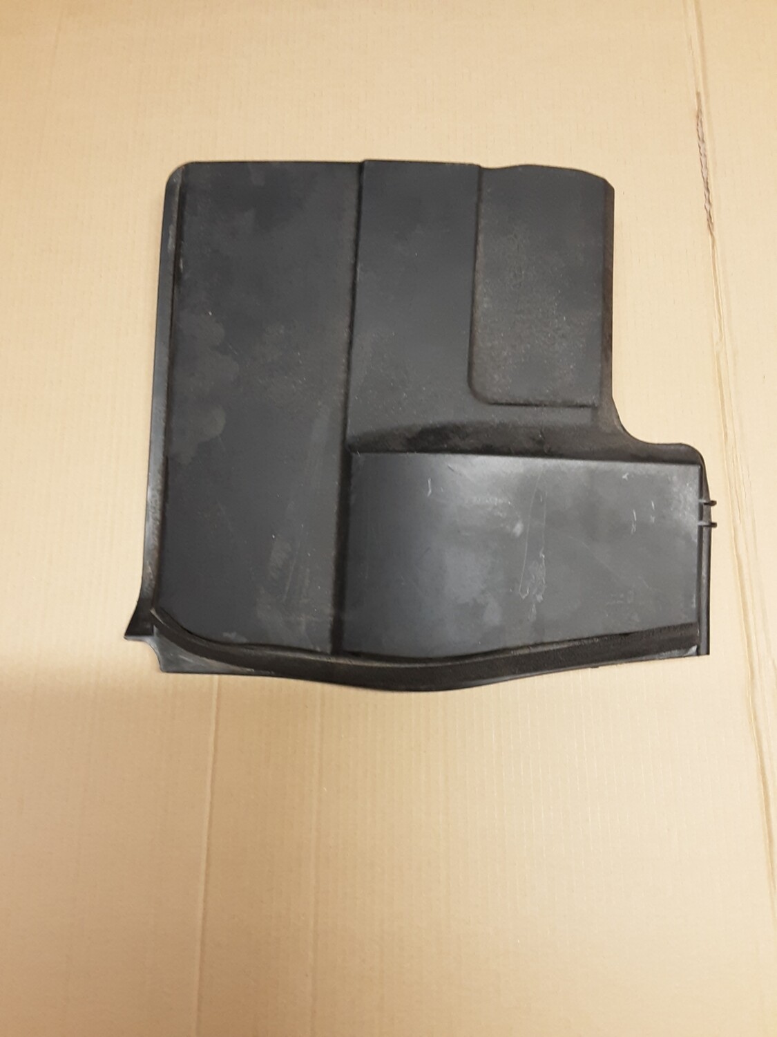 LAND ROVER DISCOVERY 3 RANGE ROVER SPORT  BATTERY COVER DWN500032