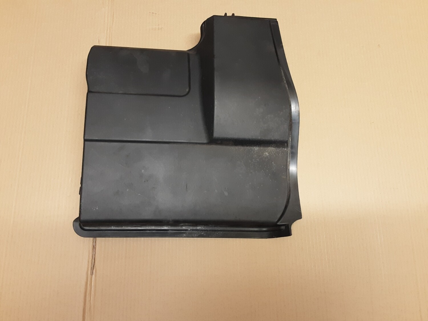 RANGE ROVER SPORT LEFT BATTERY TRAY COVER AH22 014A47 AA