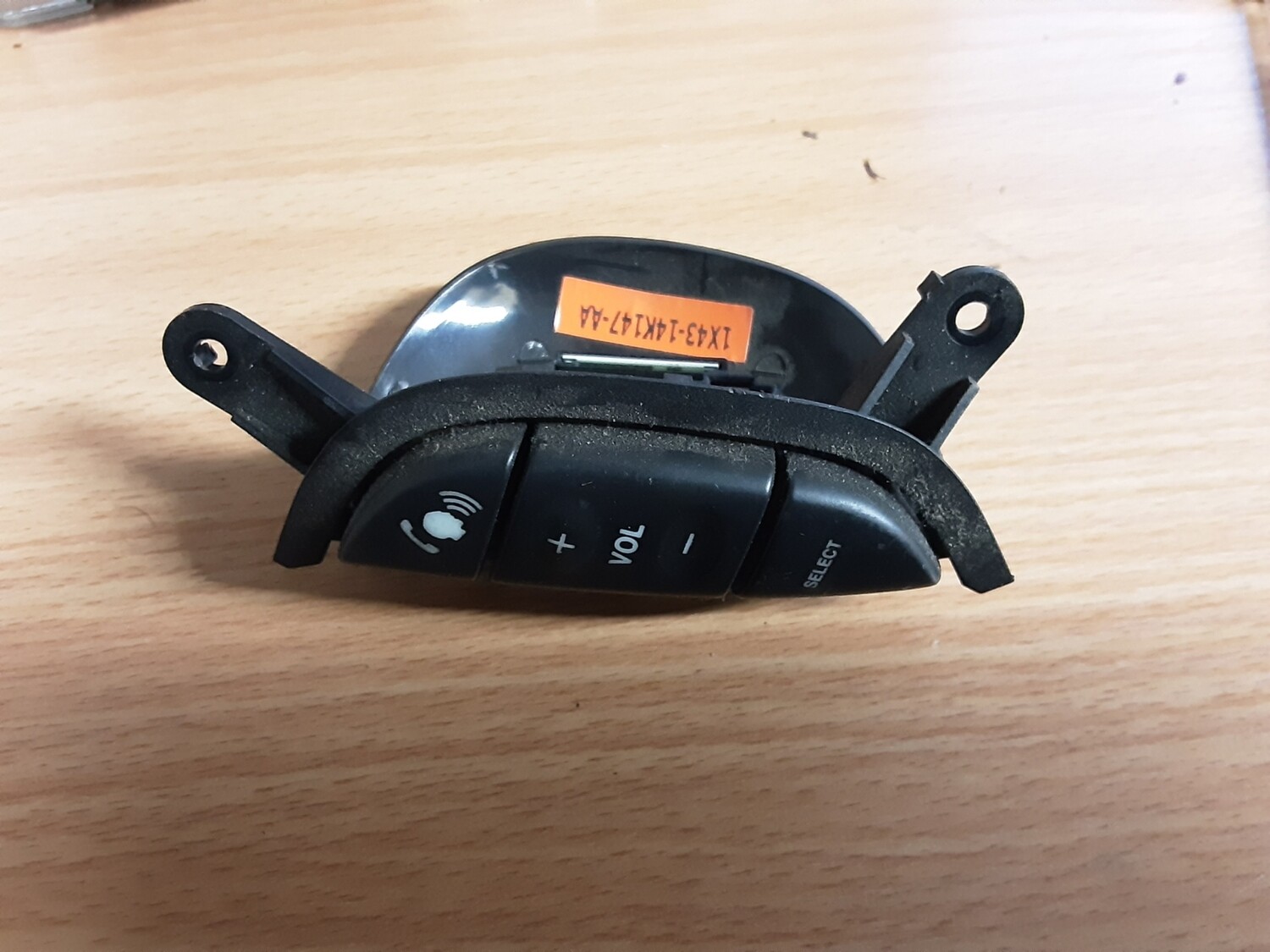 JAGUAR X TYPE STEERING WHEEL VOLUME CONTROL SWITCH 1X43 14K147 AA