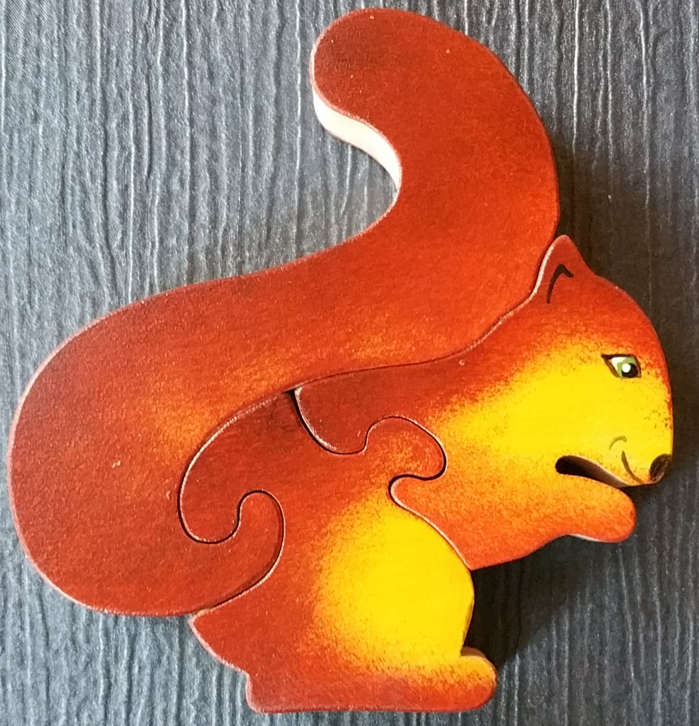 Puzzle ecureuil en bois peint
