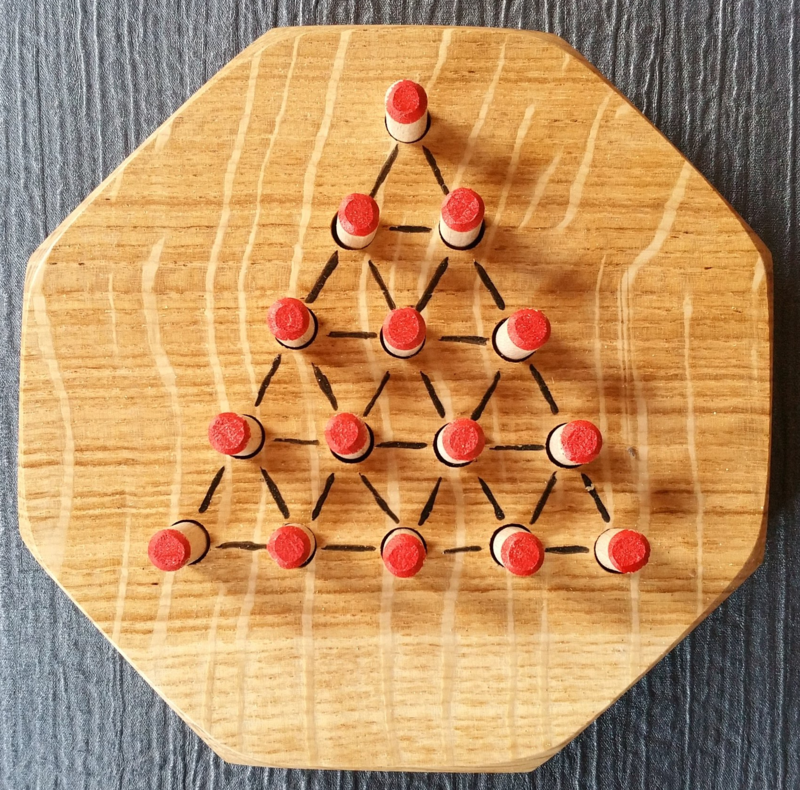 Solitaire triangle