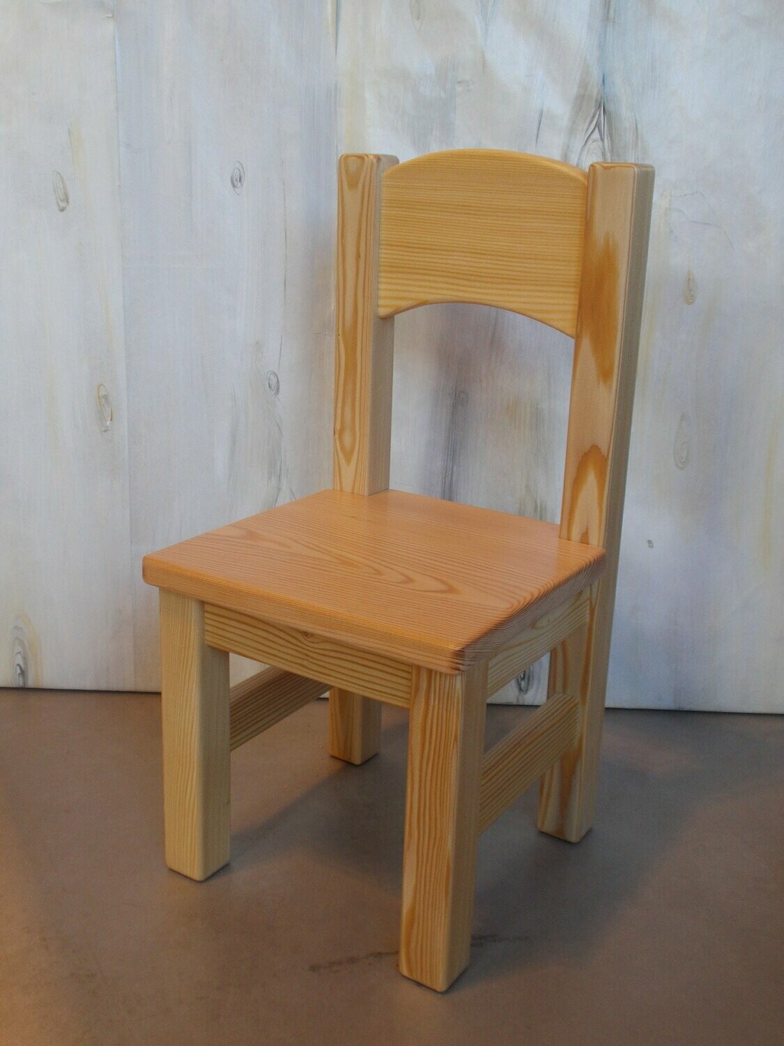 Petite chaise enfant en bois