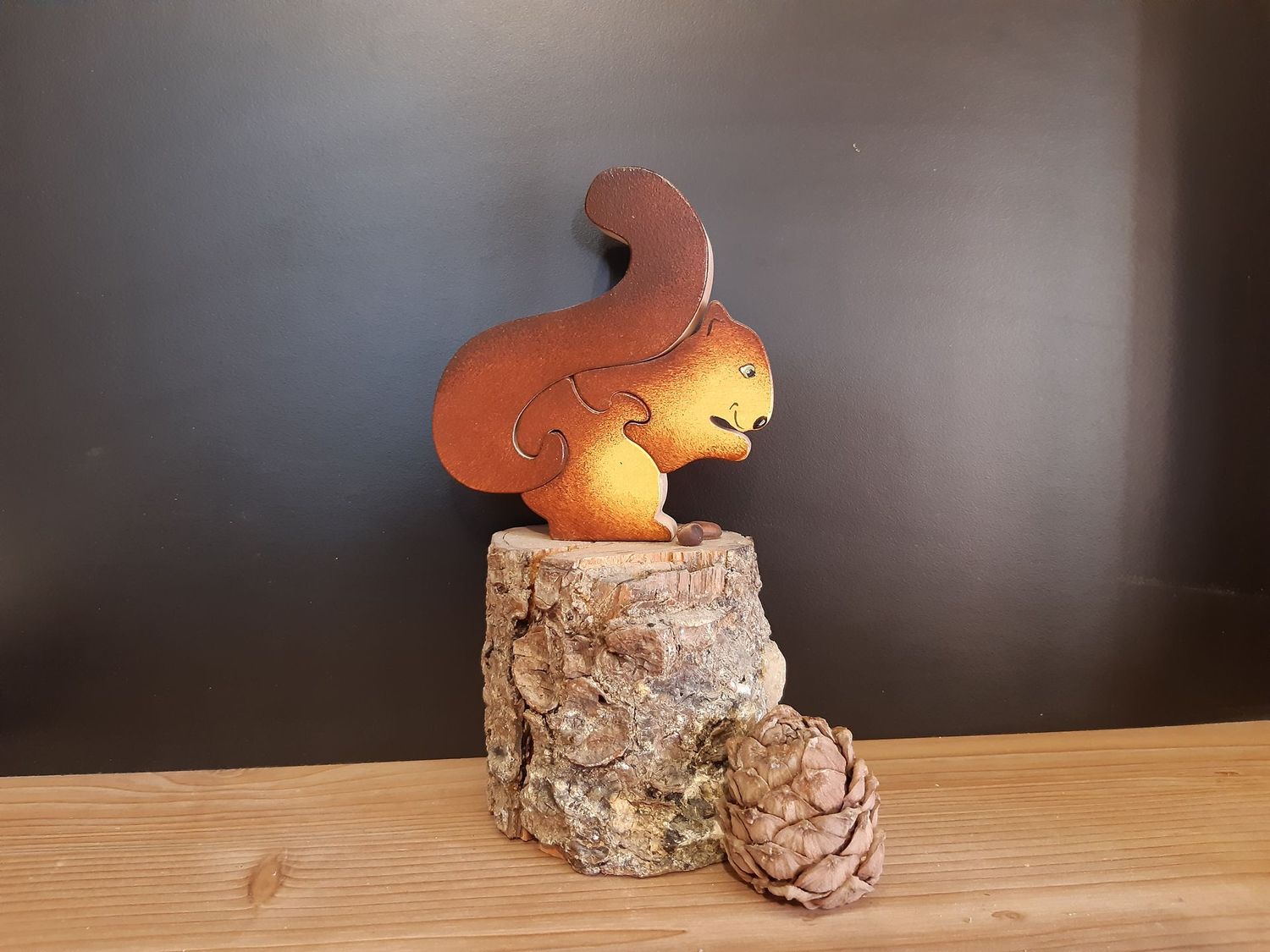 Puzzle écureuil pour enfant – jeu en bois artisanal inspiré de la faune alpine