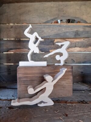 Figurines artisanales en bois - Gymnaste - Pièce naturelle et originale Figurines artisanales en bois - Gymnaste - Pièce naturelle et originale