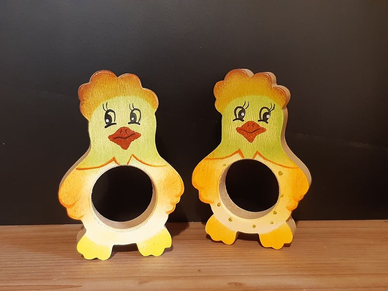 Coquetier en bois - Forme originale de poule