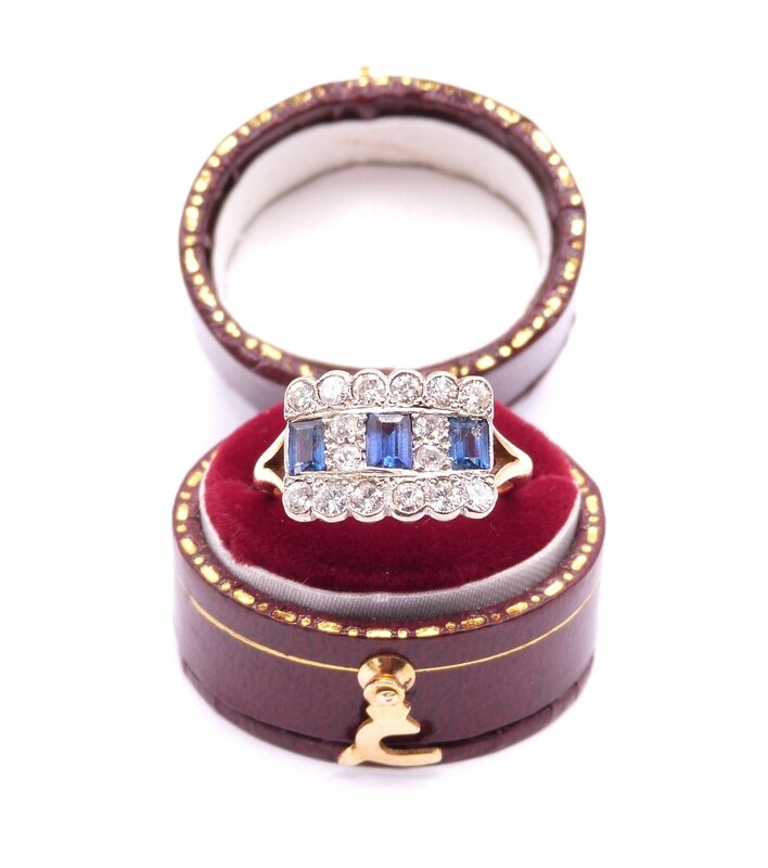 18ct Yellow Gold Split Shank Diamond & Sapphire Tablet Ring (Pre Owned)