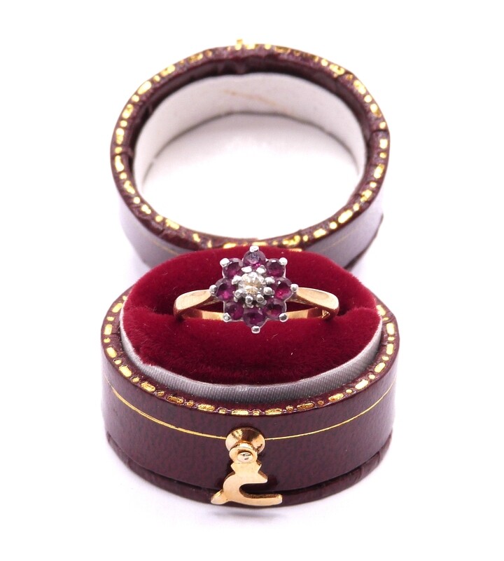 18ct Yellow Gold & Platinum Diamond & Ruby Cluster Ring (Pre Owned)