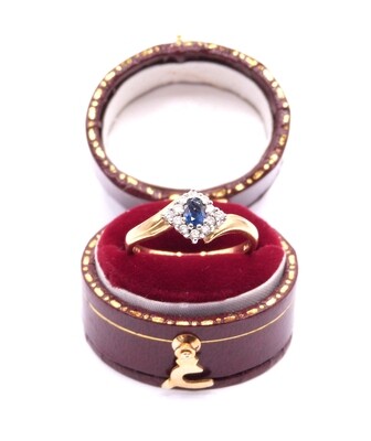 18ct Yellow Gold Diamond & Sapphire Cluster Ring (Pre owned)