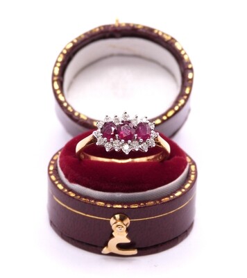 18ct Yellow Gold Ruby & Diamond Trilogy Cluster Ring (Pre Owned)