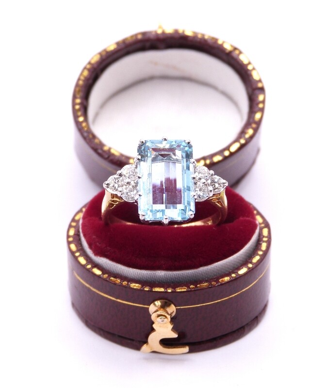 18ct Yellow Gold & White Gold Aquamrine and Diamond Ring (Pre Owned)
