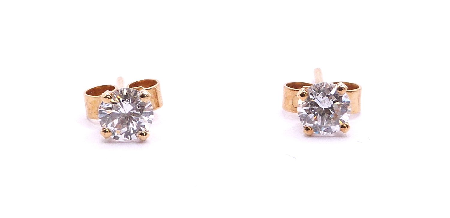 18ct Yellow Gold Brilliant Cut Diamond 0.70ct (Total Weight) Stud Earrings (Pre Owned). 18ct Yellow Gold Brilliant Cut Diamond 0.70ct (Total Weight) Stud Earrings (Pre Owned).