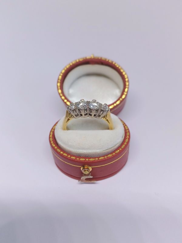 18ct Yellow Gold 4 Stone Diamond Ring (Pre Owned)