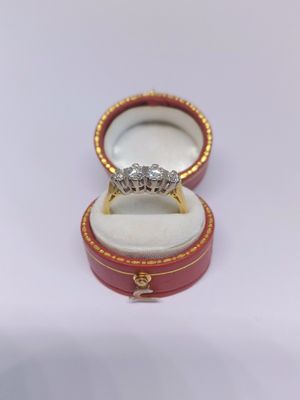 18ct Yellow Gold 4 Stone Diamond Ring (Pre Owned)