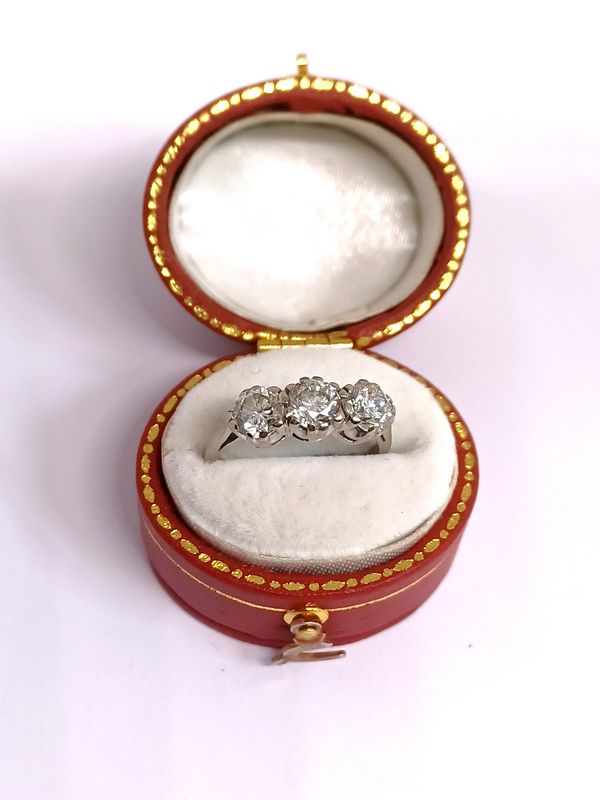 ​18ct White Gold 3 Stone Diamond Ring (Pre Owned)