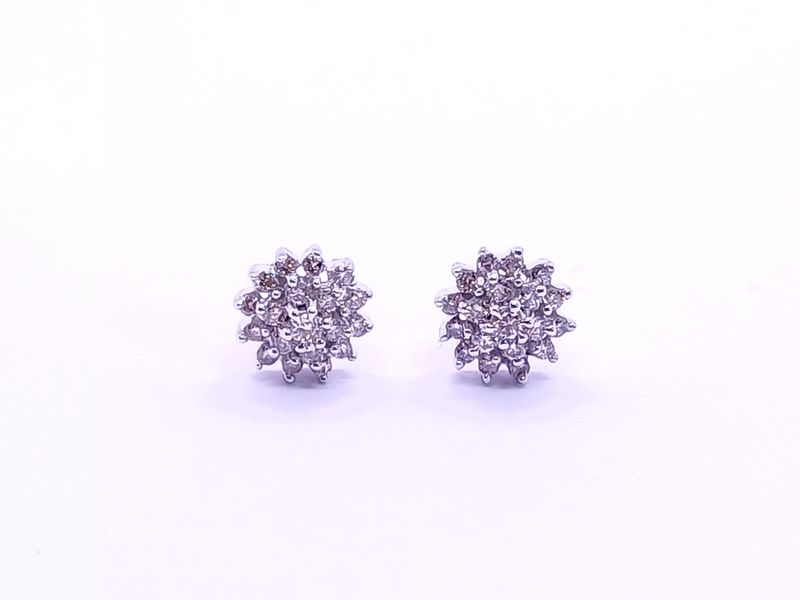 9ct White Gold Diamond Cluster Stud Earrings (Pre Owned)