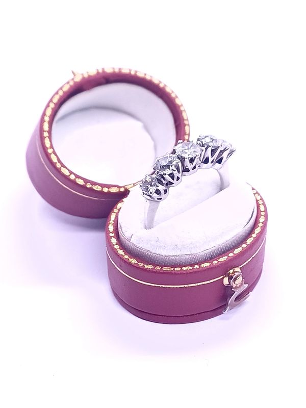 18CT White Gold Diamond 5 Stone Ring (Pre Owned)