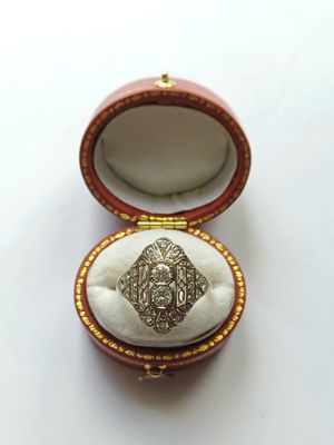 18CT Yellow Gold and Platinum Old Cut Diamond Shield Ring (Pre Owned)