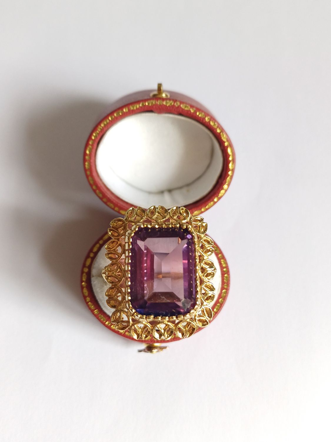 14CT Yellow Gold Antique Amethyst Statement Ring (Pre Owned)