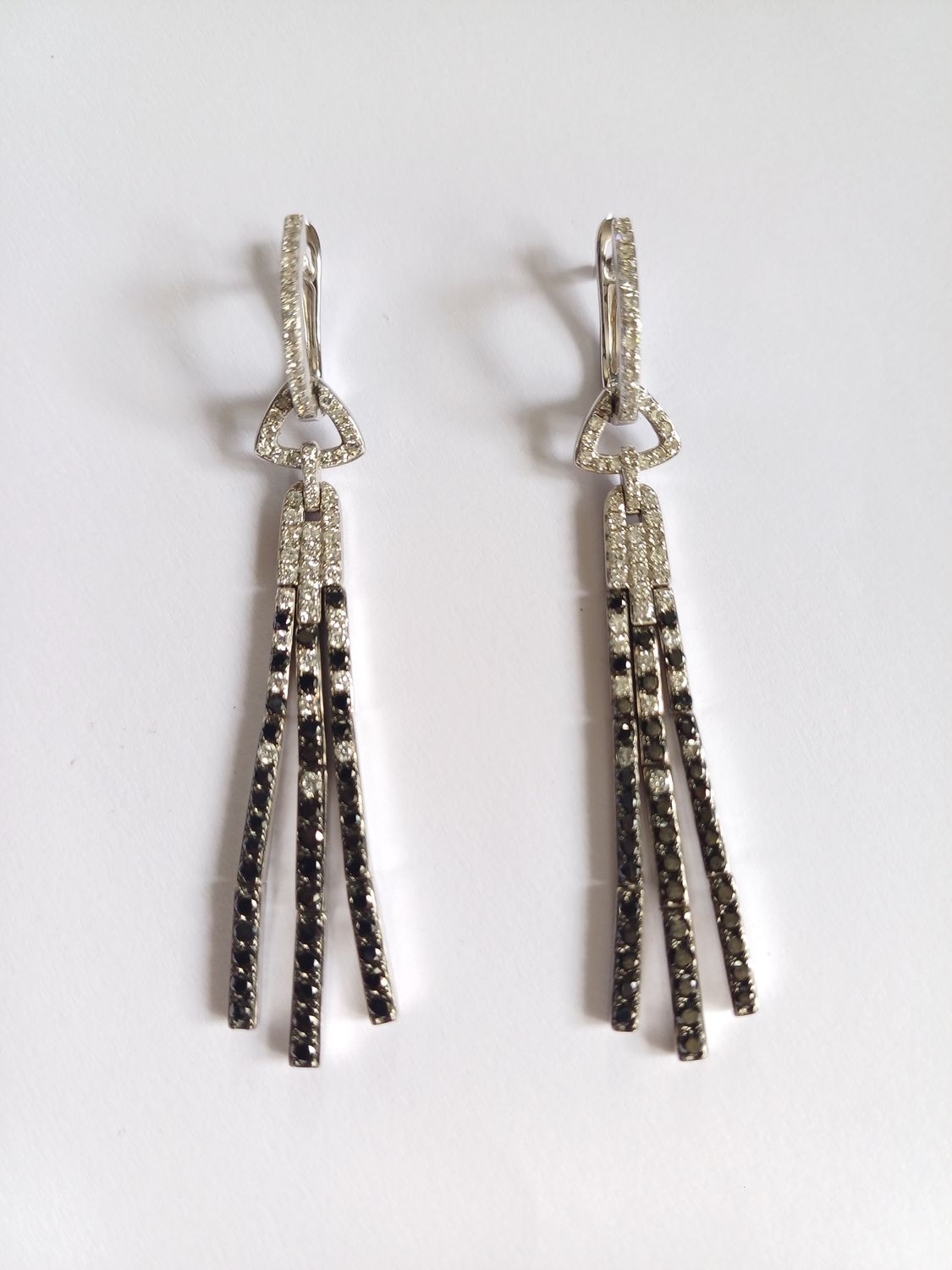 14CT White Gold Contemporary Black Diamond Drop Earrings (Pre Owned) 14CT White Gold Contemporary Black Diamond Drop Earrings (Pre Owned)