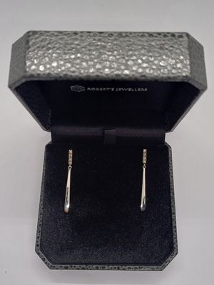 9ct White Gold Diamond Drop Earrings (Pre Owned) 9ct White Gold Diamond Drop Earrings (Pre Owned)