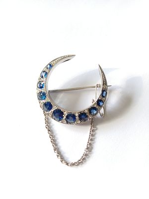 14ct White Gold Victorian Sapphire and Diamond Crescent Brooch (Pre Owned) 14ct White Gold Victorian Sapphire and Diamond Crescent Brooch (Pre Owned)
