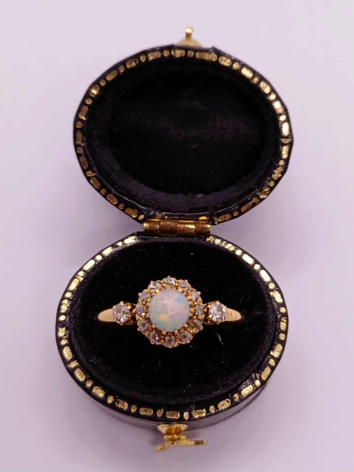 18ct Yellow Gold Antique Opal and Diamond Cluster Ring (Pre Owned)